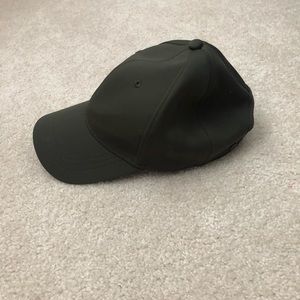 EUC💚 Lululemon Olive Green Hat